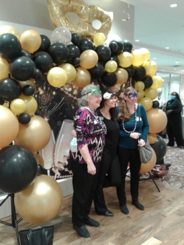 2 BALLOON PHOTOS